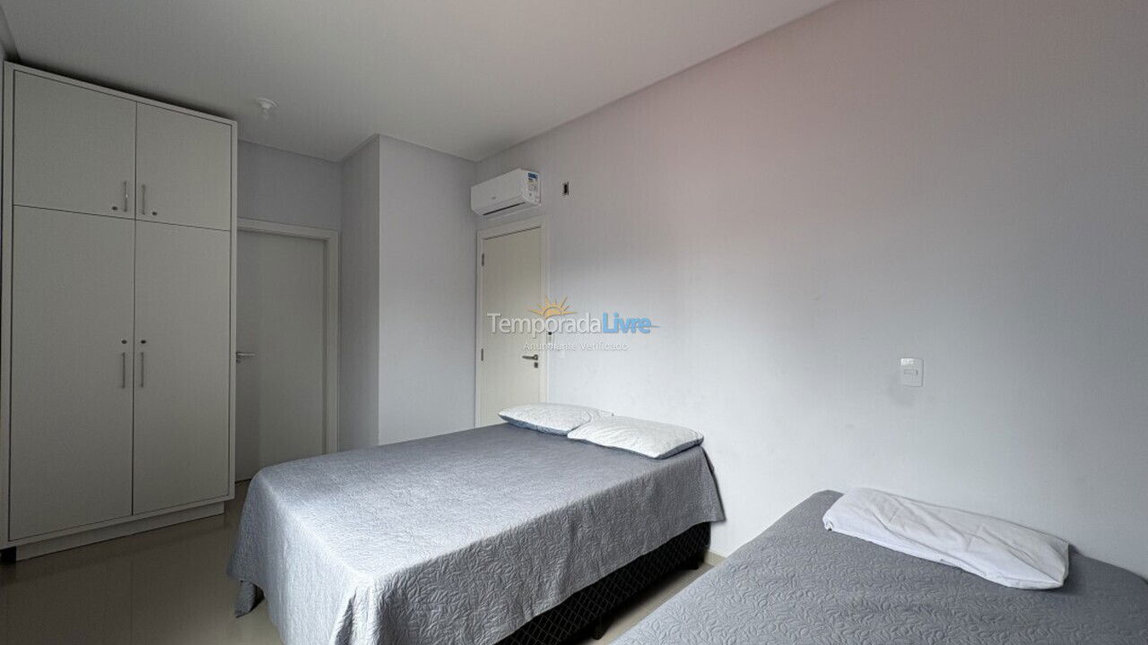 Apartment for vacation rental in Bombinhas (Praia de Bombas)