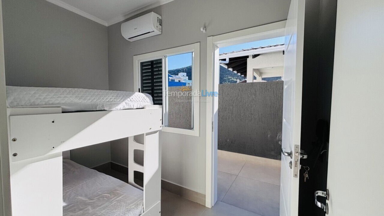 Casa para alquiler de vacaciones em Bombinhas (Praia de Bombas)