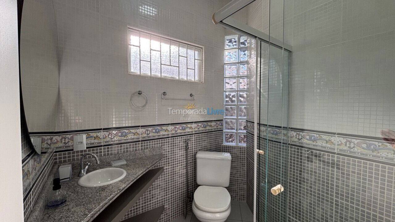 Casa para alquiler de vacaciones em Bombinhas (Praia de Bombas)