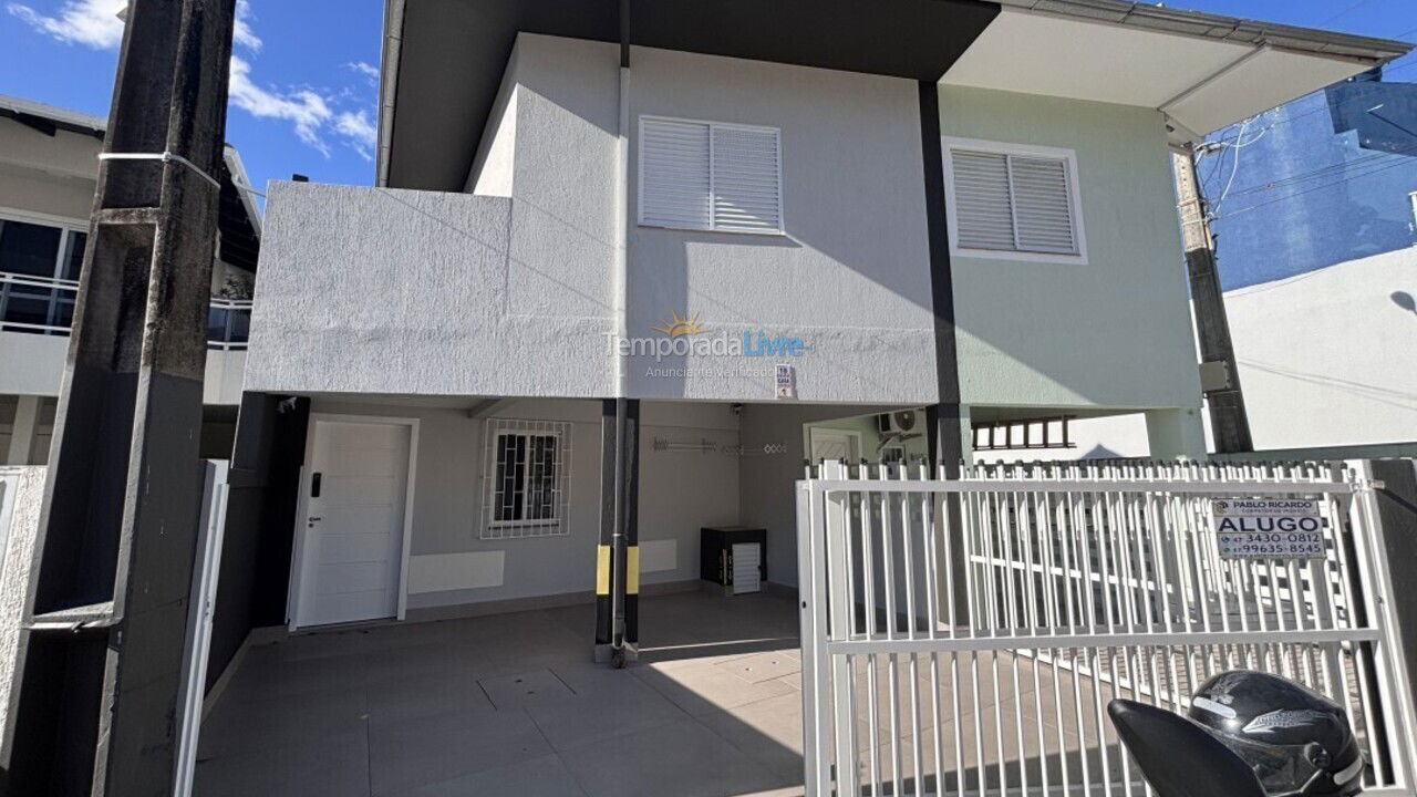 Casa para alquiler de vacaciones em Bombinhas (Praia de Bombas)