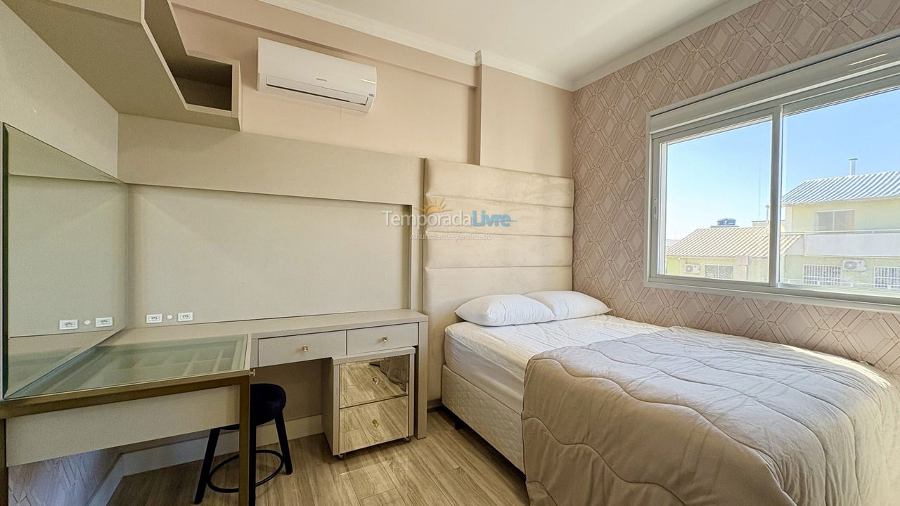 Apartment for vacation rental in Bombinhas (Praia de Bombas)