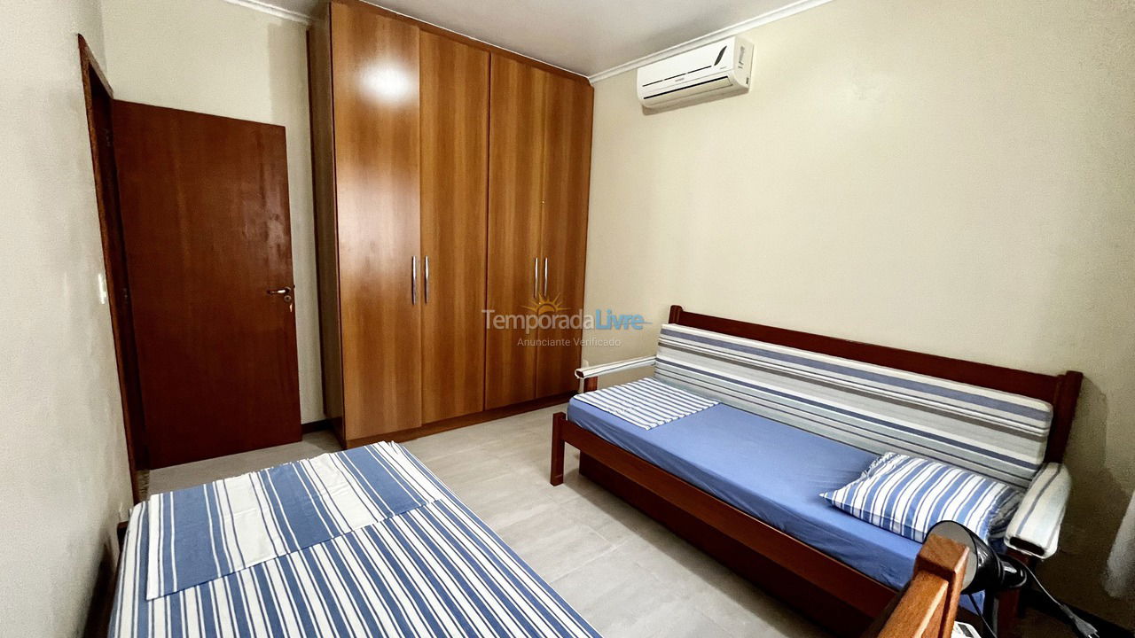 Casa para aluguel de temporada em Florianópolis (Praia da Lagoinha)