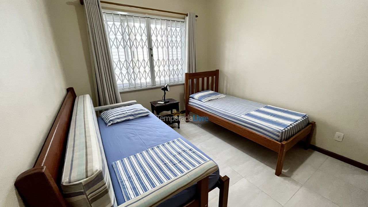 Casa para aluguel de temporada em Florianópolis (Praia da Lagoinha)