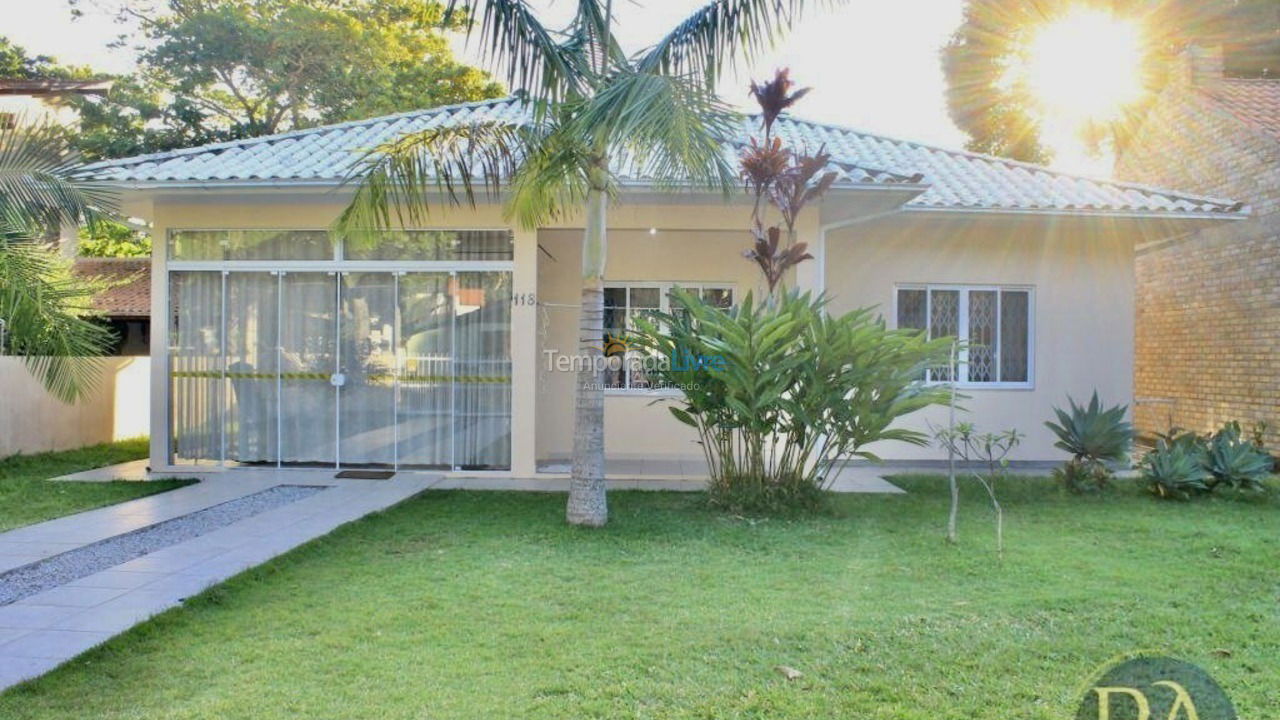 Casa para aluguel de temporada em Florianópolis (Praia da Lagoinha)