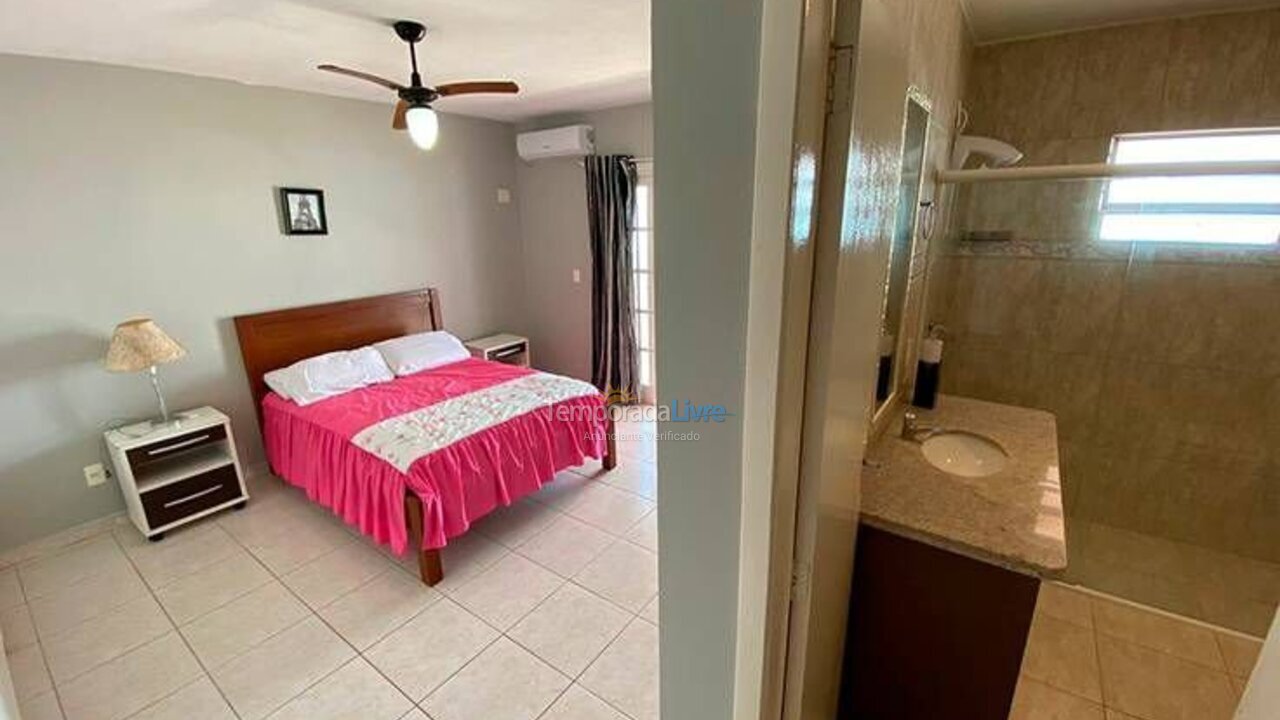 House for vacation rental in Bombinhas (Praia de Bombas)
