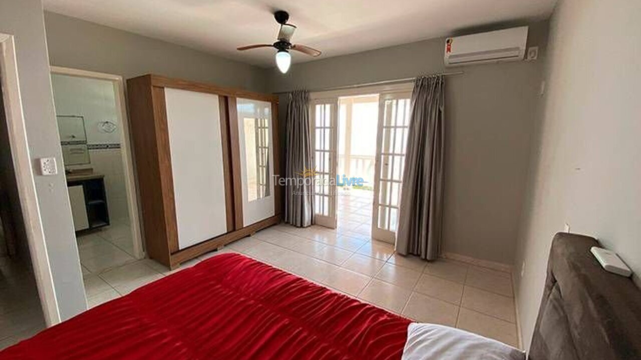 House for vacation rental in Bombinhas (Praia de Bombas)