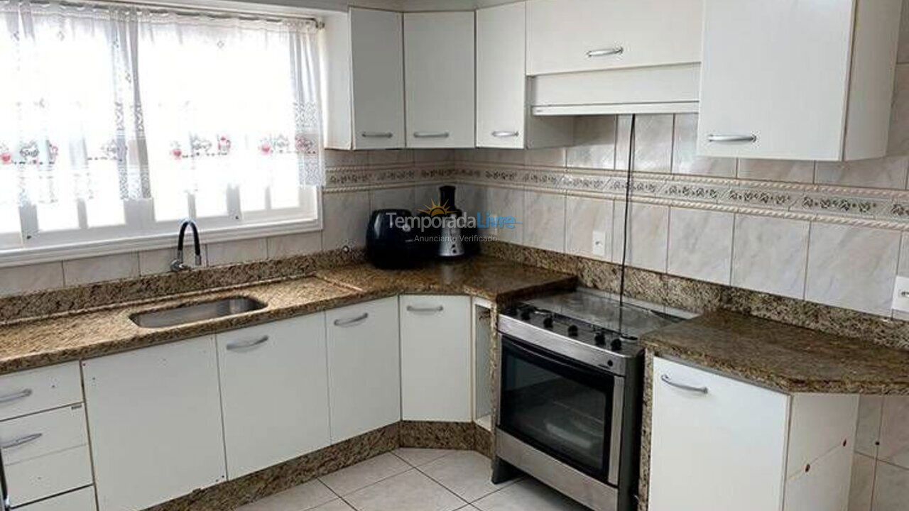 House for vacation rental in Bombinhas (Praia de Bombas)