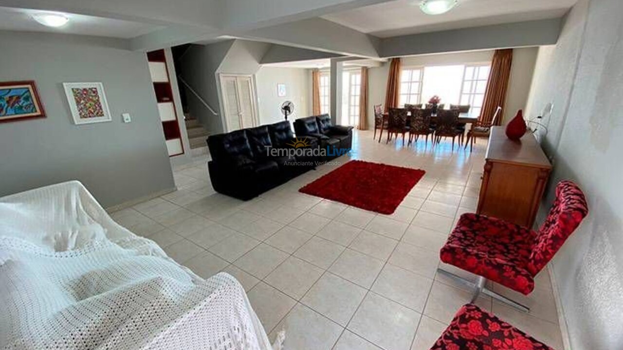 House for vacation rental in Bombinhas (Praia de Bombas)