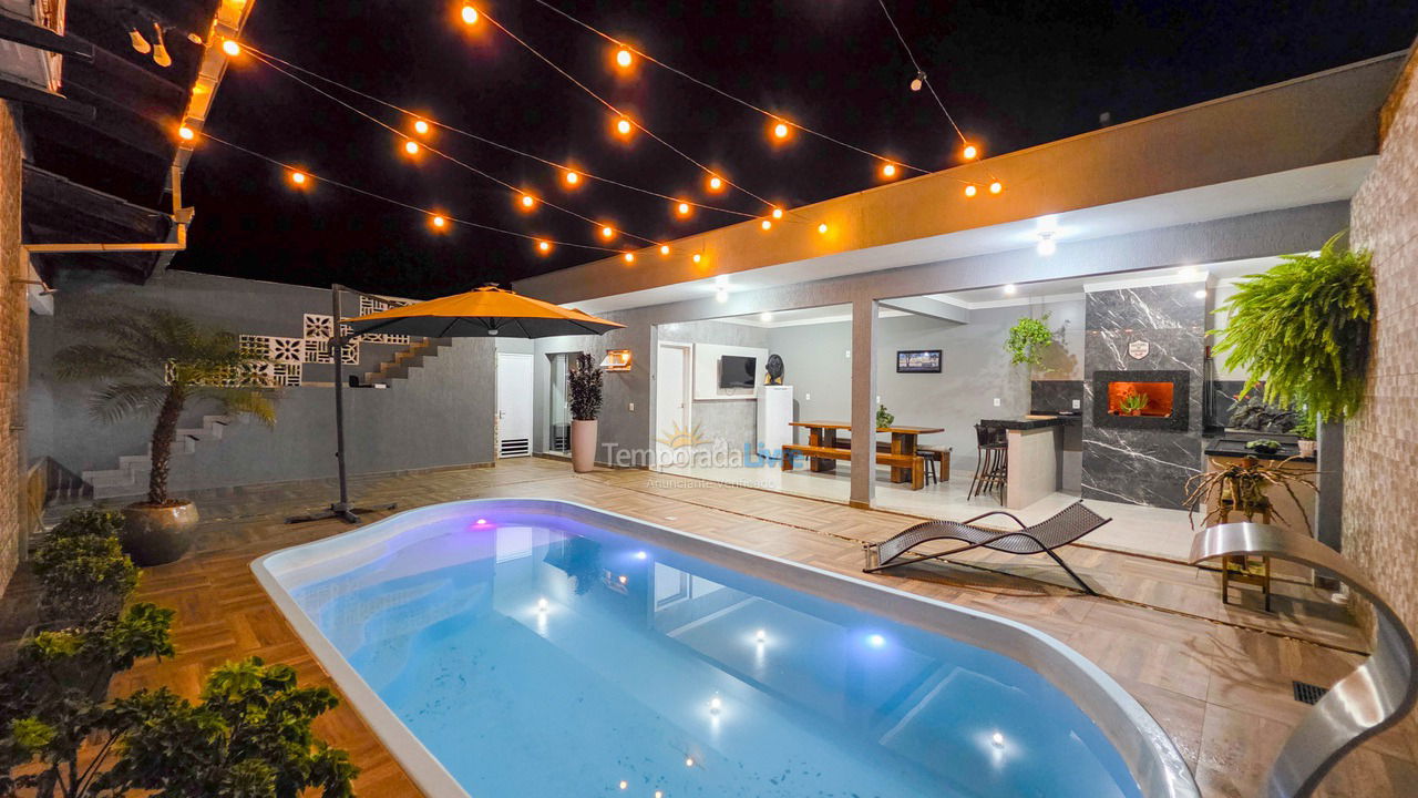 Casa para aluguel de temporada em São Francisco do Sul (Ubatuba)