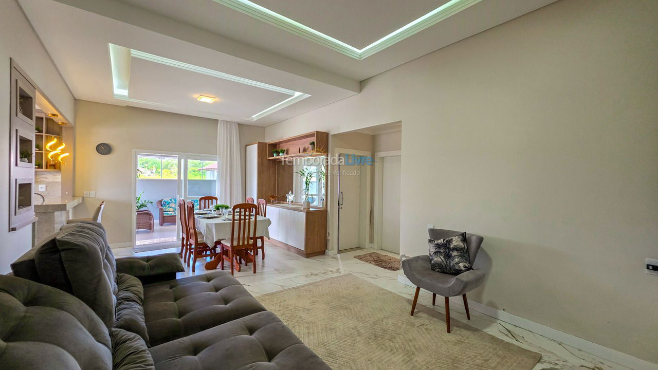Casa para aluguel de temporada em São Francisco do Sul (Ubatuba)