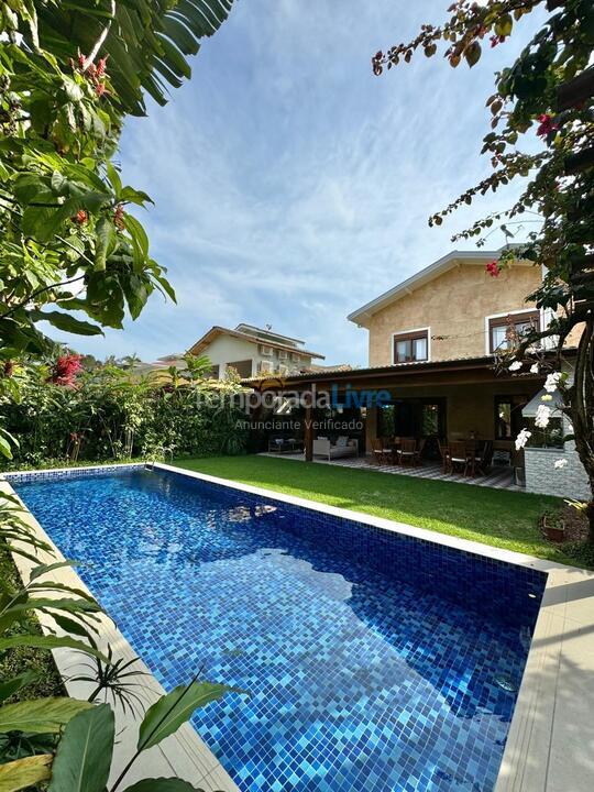 Casa para alquiler de vacaciones em São Sebastião (Praia da Baleia)