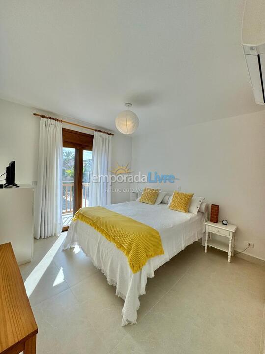 Casa para alquiler de vacaciones em São Sebastião (Praia da Baleia)