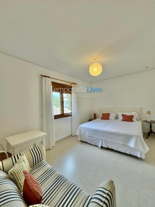 Casa para alquiler de vacaciones em São Sebastião (Praia da Baleia)