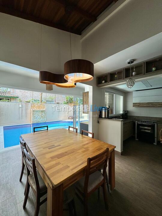 Casa para aluguel de temporada em São Sebastião (Juquehy)