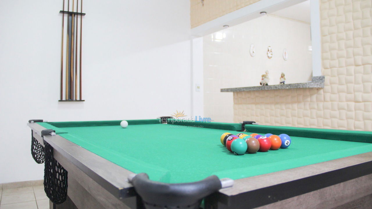 Apartamento para aluguel de temporada em Itapema (Meia Praia)