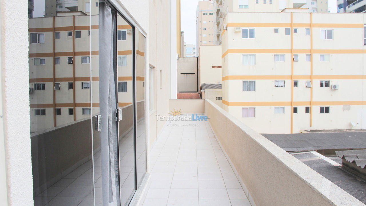 Apartamento para aluguel de temporada em Itapema (Meia Praia)