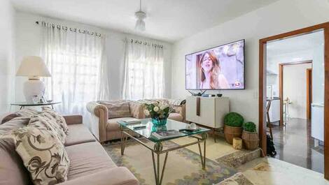 HERMOSA CASA CON JARDÍN CERCA DE LA PLAYA