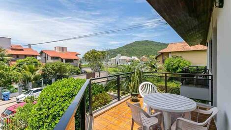 HERMOSA CASA CON JARDÍN CERCA DE LA PLAYA