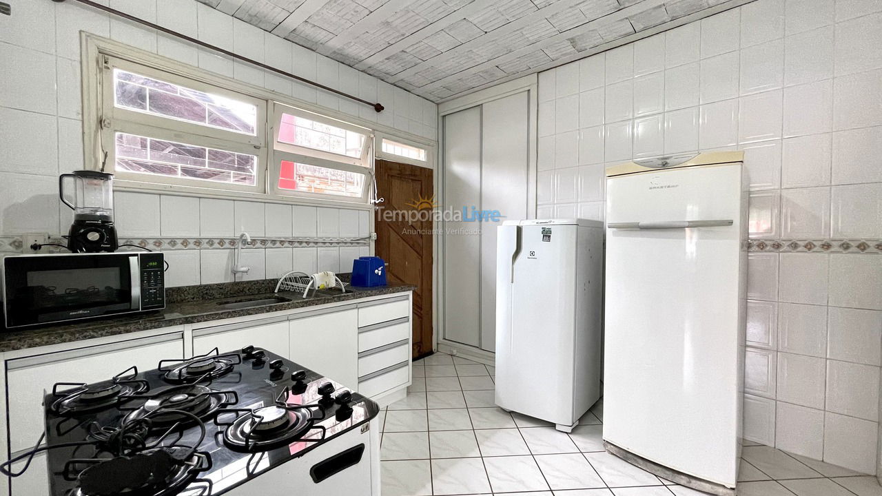 Casa para aluguel de temporada em Florianopolis (Canasvieiras)
