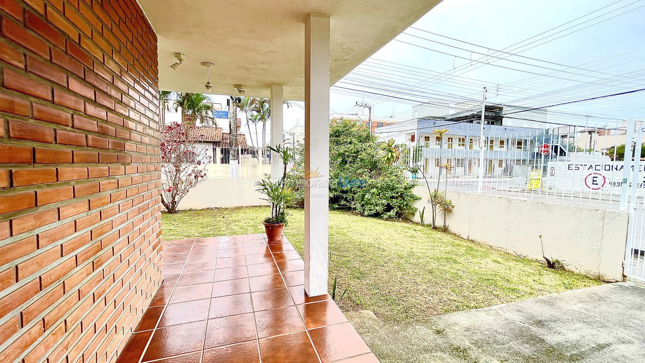 Casa para aluguel de temporada em Florianopolis (Canasvieiras)