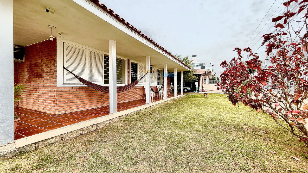 Casa para aluguel de temporada em Florianopolis (Canasvieiras)