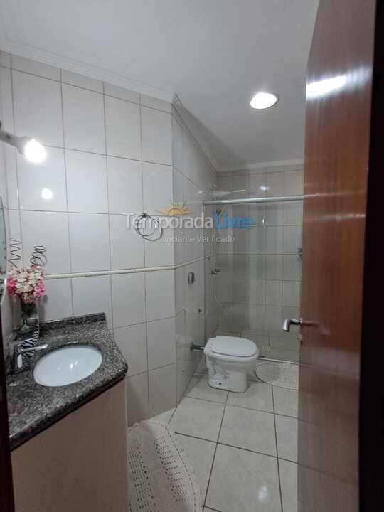 Apartamento para aluguel de temporada em Itapema (Meia Praia)