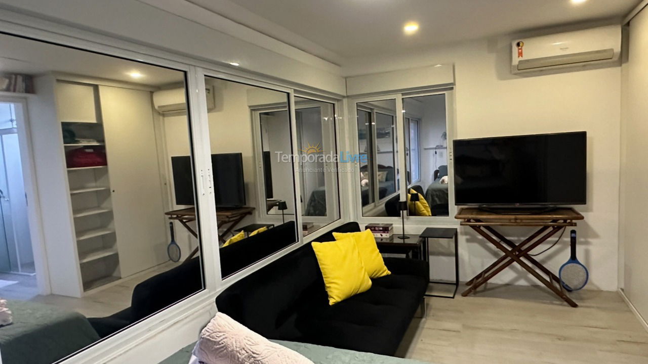 Casa para aluguel de temporada em Florianópolis (Jurere Tradicional)