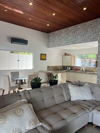 Cod.C010-Casa 2 suítes,4 pessoas, Taperapuan, piscina, churrasqueira.