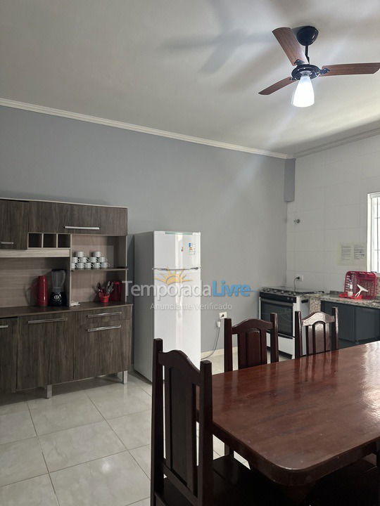 Apartamento para aluguel de temporada em Ubatuba (Praia Grande)