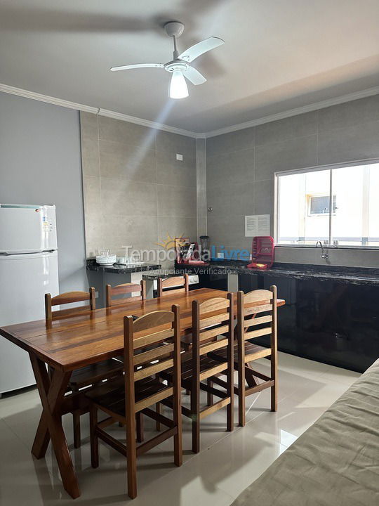 Apartamento para aluguel de temporada em Ubatuba (Praia Grande)