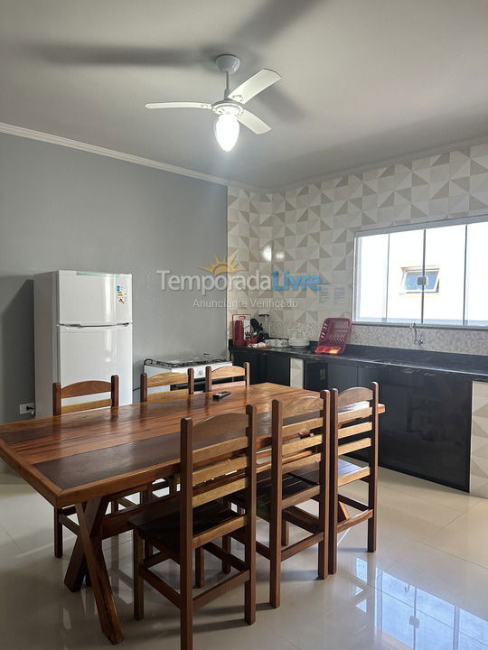 Apartamento para aluguel de temporada em Ubatuba (Praia Grande)