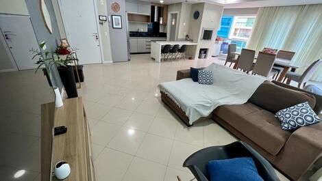 APARTAMENTO EN MEIA PRAIA CERCA DE RUSSI Y RUSSI HASTA 8 PERSONAS