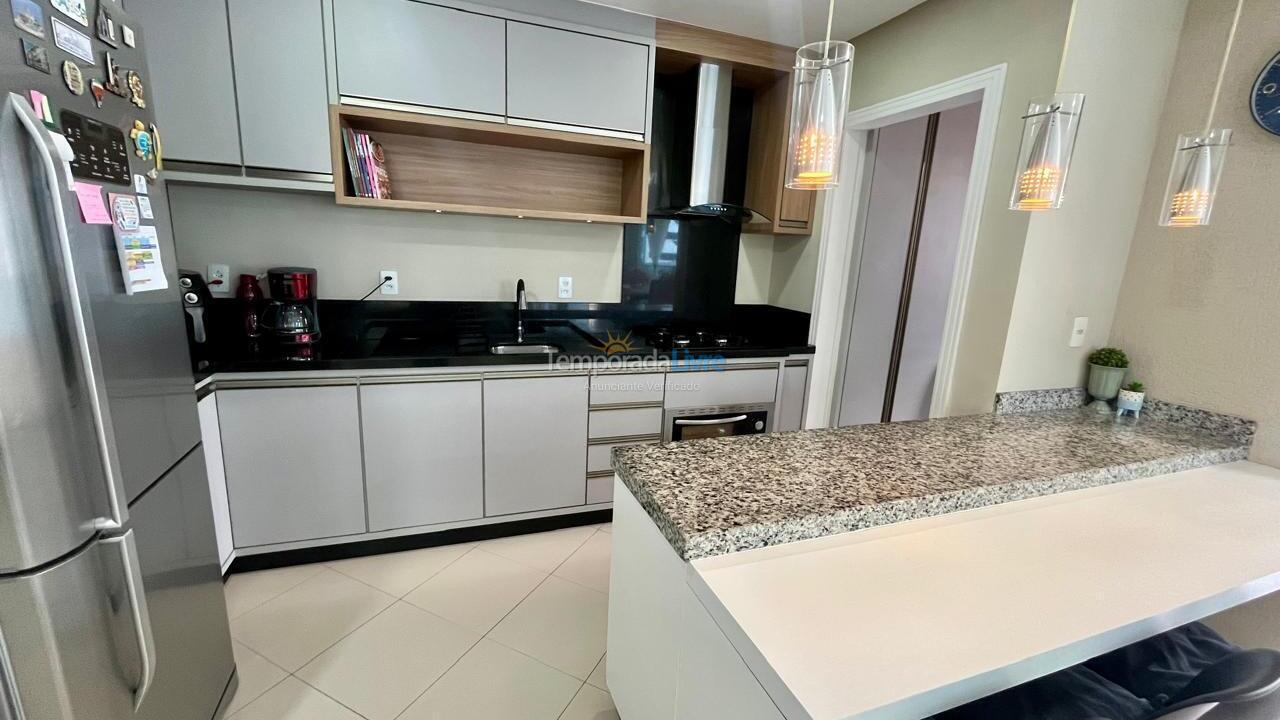 Apartamento para alquiler de vacaciones em Itapema (Meia Praia)