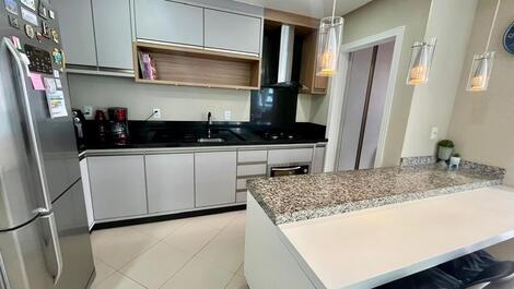 APARTAMENTO EN MEIA PRAIA CERCA DE RUSSI Y RUSSI HASTA 8 PERSONAS