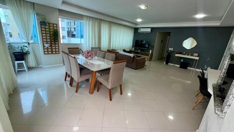 APARTAMENTO EN MEIA PRAIA CERCA DE RUSSI Y RUSSI HASTA 8 PERSONAS
