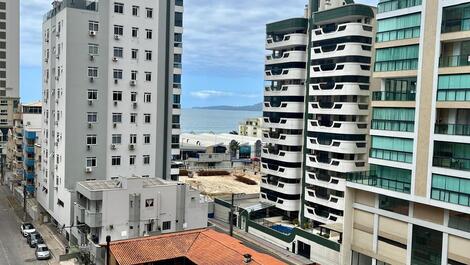 APARTAMENTO EN MEIA PRAIA CERCA DE RUSSI Y RUSSI HASTA 8 PERSONAS