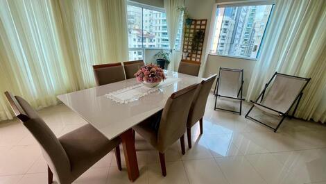 APARTAMENTO EN MEIA PRAIA CERCA DE RUSSI Y RUSSI HASTA 8 PERSONAS