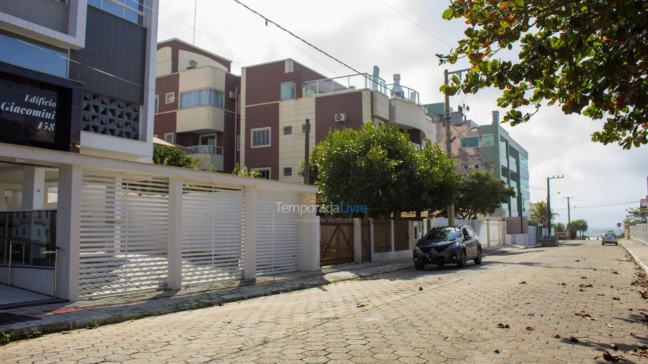 Apartamento para aluguel de temporada em Bombinhas (Canto Grande)