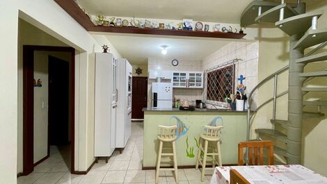 Casa com piscina na praia de Mariscal