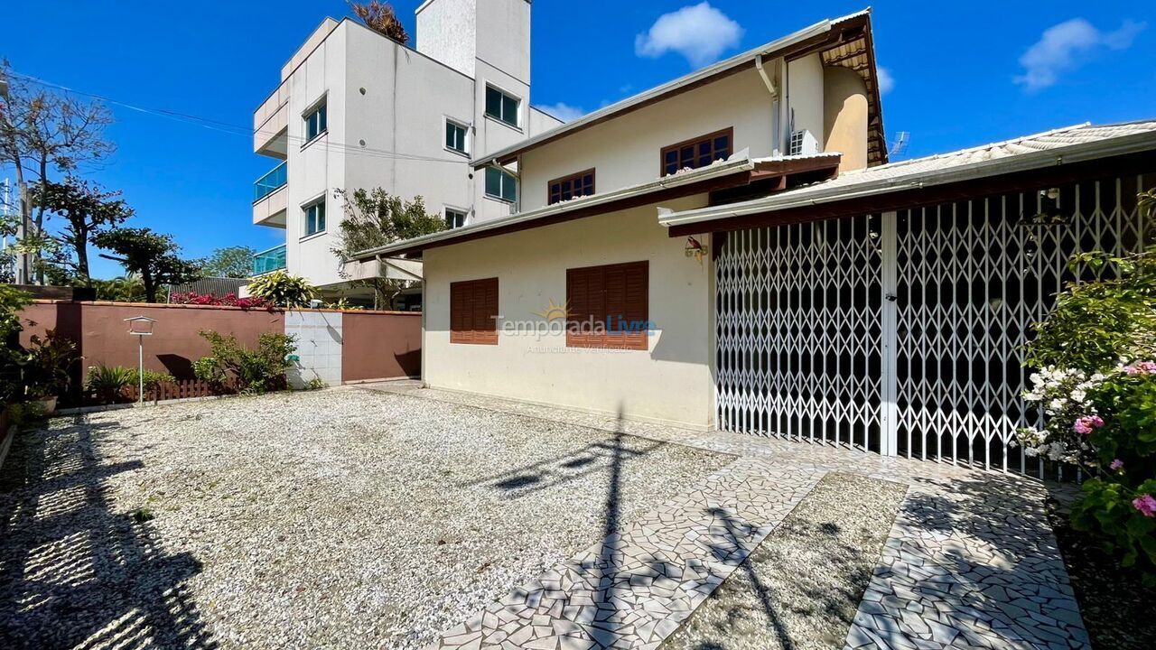 Casa para aluguel de temporada em Bombinhas (Mariscal)