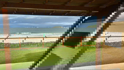 Casa frente para o mar Ingleses, temos opçoes para menos pessoas.