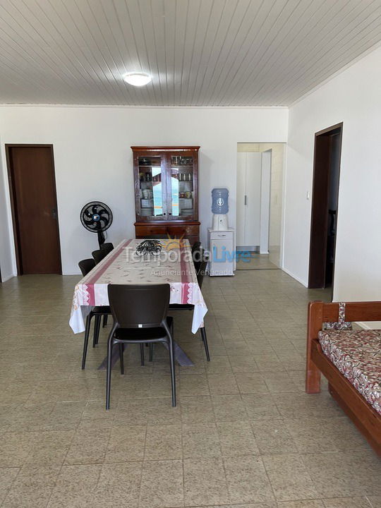 Casa para aluguel de temporada em Florianopolis (Praia dos Ingleses)