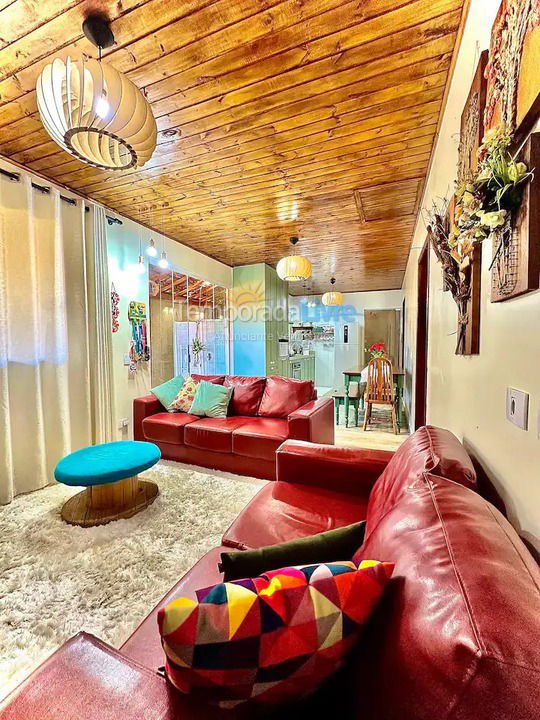 Casa para aluguel de temporada em Campos do Jordão (Jardim Floriano Pinheiro)