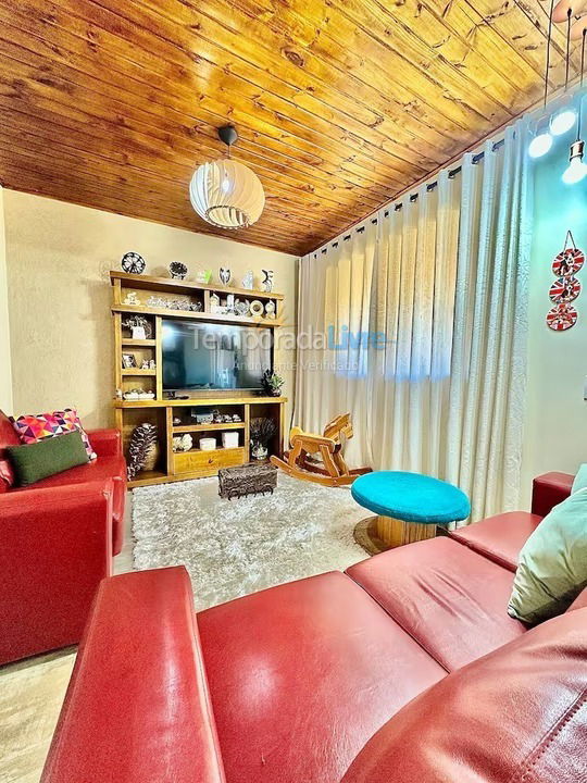 Casa para aluguel de temporada em Campos do Jordão (Jardim Floriano Pinheiro)