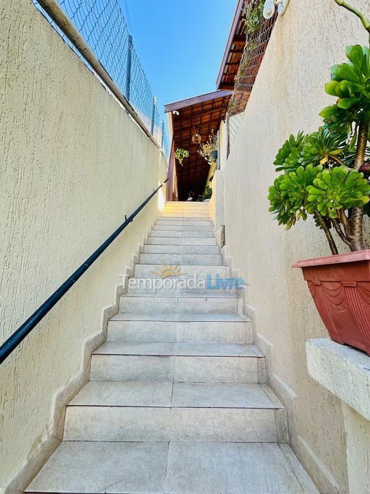 Casa para aluguel de temporada em Campos do Jordão (Jardim Floriano Pinheiro)