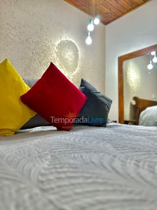 Casa para aluguel de temporada em Campos do Jordão (Jardim Floriano Pinheiro)