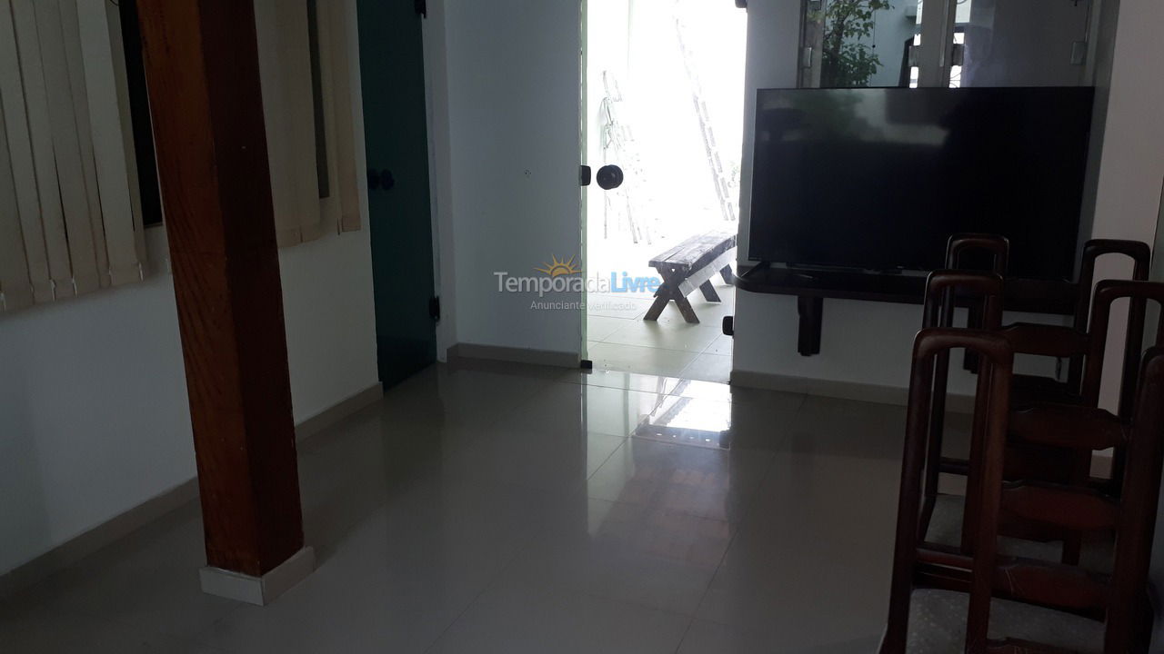 Casa para aluguel de temporada em Guarujá (Enseada)