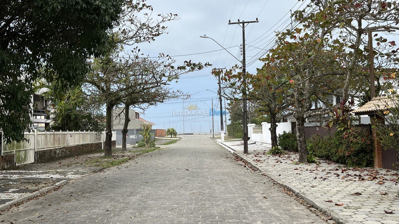 Apartment for vacation rental in Matinhos (Balneário Flamingo)