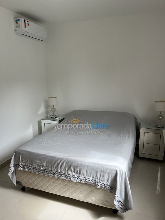 Apartment for vacation rental in Matinhos (Balneário Flamingo)