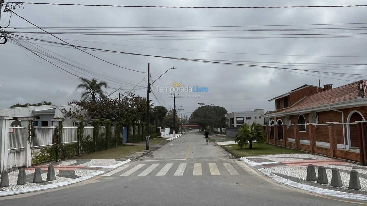 Apartment for vacation rental in Matinhos (Balneário Flamingo)